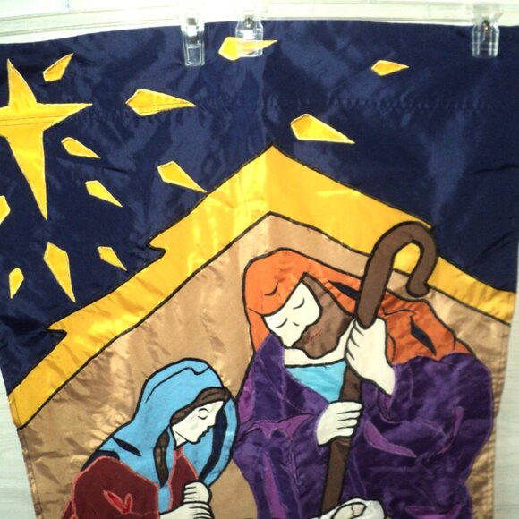 Large Garden Flag Christmas Nativity Mary, Joseph, Jesus in Manger 40.5" x 27. - Picture 2 of 6